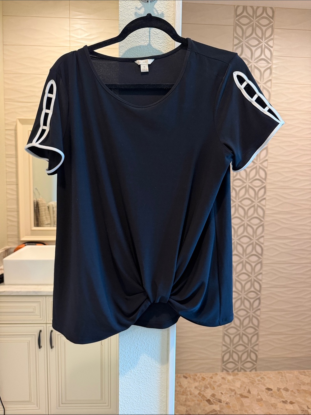 Black Short-Sleeve Twist Hem Top with White Trim